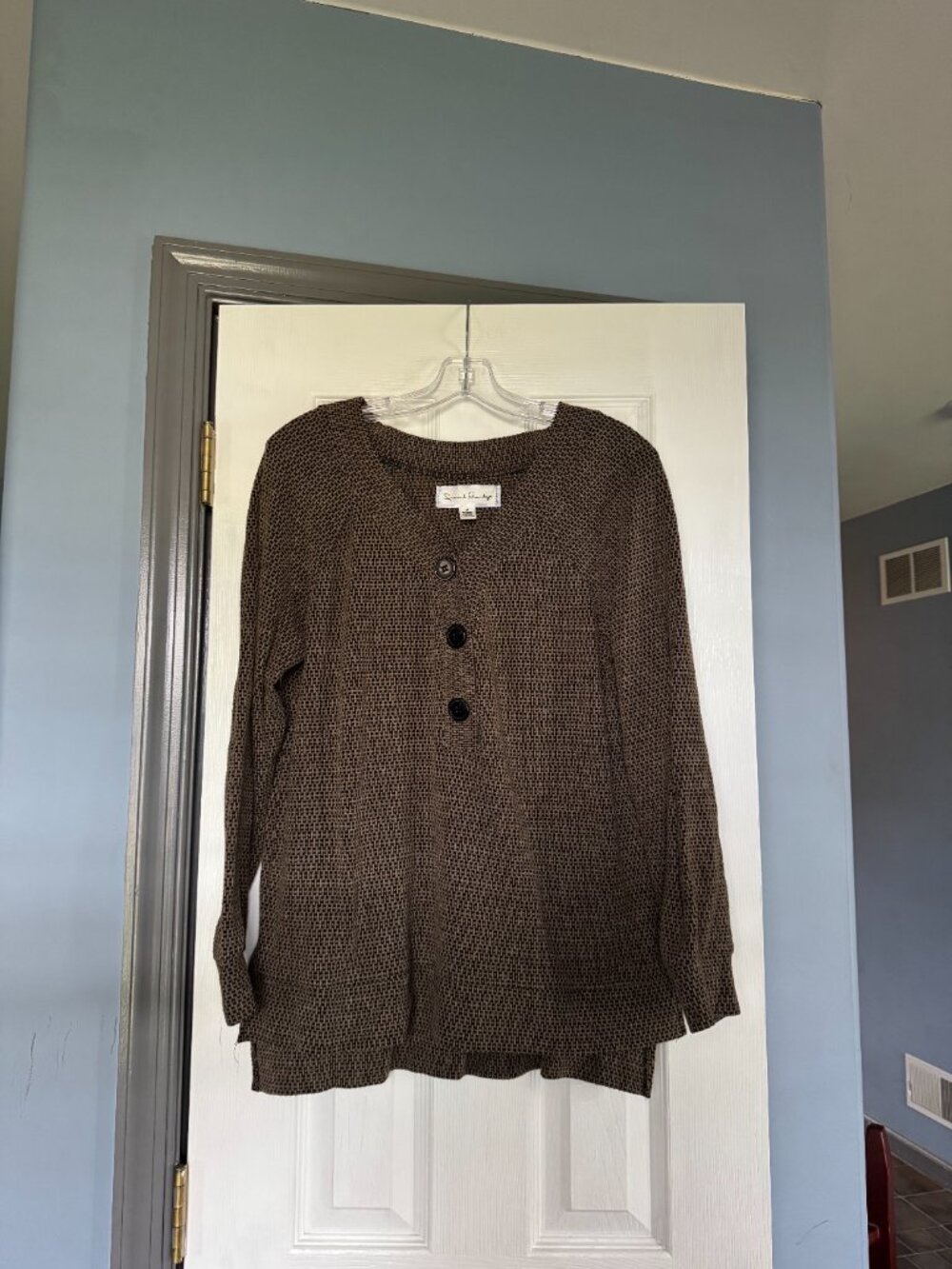 French Laundry Size M Brown Long Sleeve Sweater Hi-Low Bottom V-Neck 3 Buttons